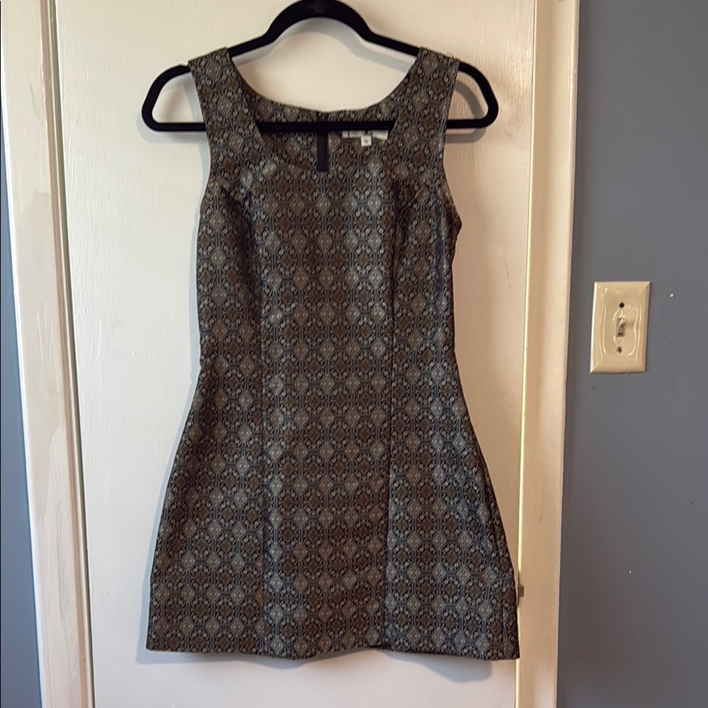 Elegant Patterned Sleeveless Dress
